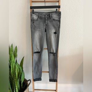 American Eagle Super Stretch Superlow Jegging. Size 4 X-Long.